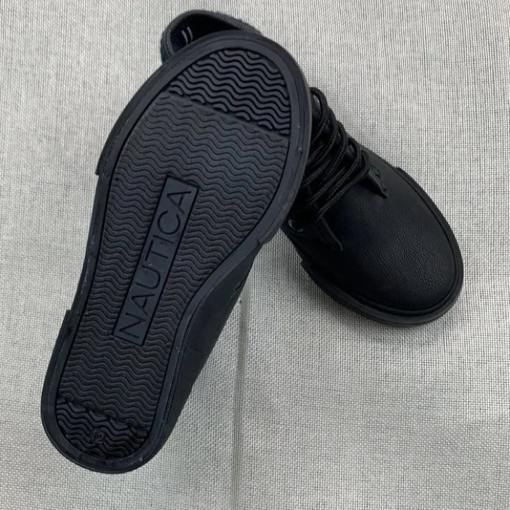 NWOT Nautica breakwater youth black tumbled boot 12